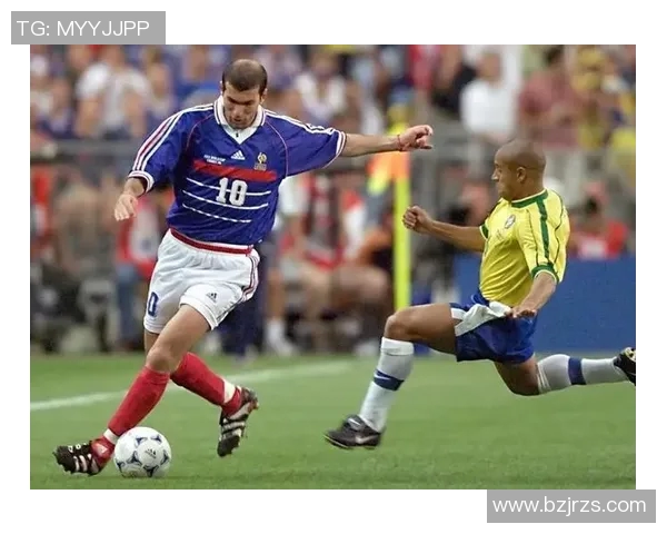 11月20日足球明星盛典回顾与精彩瞬间盘点