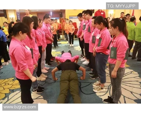 成都篮球队灵活性揭秘：如何在赛场上展现团队智慧与个人技巧